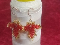 把手工活拿回家做，純手工產(chǎn)品精美有市場，大家都喜歡