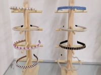 7月9日，手工活拿回家做在哪里找，外發(fā)加工接單平臺，在家做手工，開手工加工廠，在手工之家，創(chuàng)新不僅全面而且始終堅(jiān)持，圖為串珠米珠繡純手工產(chǎn)品剪影