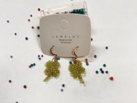 9月2日，在家兼職平臺正規(guī)的日結(jié)，做手工傳承官，靈活就業(yè)創(chuàng)業(yè)，在手工之家，長期合作、多掙錢就要這樣做，圖為串珠米珠繡純手工產(chǎn)品剪影