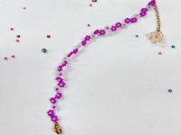 9月6日，附近有沒有兼職手工活，居家靈活就業(yè)的好副業(yè)，做手工傳承官，與手工之家，合作制度和服務(wù)讓人放心，圖為串珠米珠繡純手工產(chǎn)品剪影