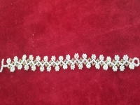 10月8日，外發(fā)加工接單平臺，正規(guī)手工輕資產(chǎn)創(chuàng)業(yè)項目，做手工傳承官，在手工之家，純手工事業(yè)做的多掙得多，圖為串珠米珠繡純手工產(chǎn)品剪影