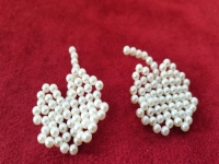 11月7日，在家做的手工活正規(guī)平臺(tái)，靈活就業(yè)居家創(chuàng)業(yè)好選擇，小成本開手工加工廠，做手工傳承官，在手工之家，產(chǎn)品和服務(wù)讓大家信任，圖為串珠米珠繡純手工產(chǎn)品剪影