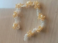 2月19日，在家做的手工小成本創(chuàng)業(yè)項目，手工兼職創(chuàng)業(yè)的正規(guī)網(wǎng)站，微創(chuàng)業(yè)開手工加工廠、做手工傳承官，在手工之家，多種手工業(yè)務(wù)一起做，收入更好，圖為串珠米珠繡純手工產(chǎn)品剪影