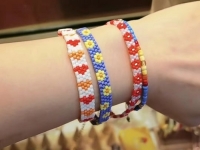 串珠米珠繡純手工產(chǎn)品展示，精美的手飾之手環(huán)