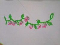 3月28日，手工外發(fā)一手貨源，在家做手工掙錢，小成本創(chuàng)業(yè)開手工加工廠,微創(chuàng)業(yè)做手工傳承官，與手工之家合作，了解所以信任，圖為串珠米珠繡純手工產(chǎn)品剪影