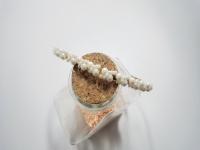 4月19日，能在家做的手工，居家靈活的副業(yè)創(chuàng)業(yè)項(xiàng)目，輕創(chuàng)業(yè)做手工傳承官，在手工之家，產(chǎn)品豐富因?yàn)椴牧弦藏S富，圖為串珠米珠繡純手工產(chǎn)品剪影