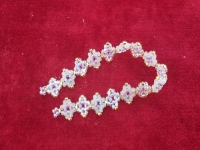 7月26日，拿回家做的手工副業(yè)創(chuàng)業(yè)，手工可寄到家，輕資產(chǎn)創(chuàng)業(yè)做手工工作室，手工之家的手工事業(yè)可靠穩(wěn)定，城市農(nóng)村收入都很好，圖為串珠米珠繡純手工產(chǎn)品剪影