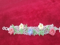 8月23日，手工兼職招聘信息，居家靈活就業(yè)副業(yè)創(chuàng)業(yè)，微創(chuàng)業(yè)做手工工作室，選手工之家，這里合作方式多、掙錢業(yè)務(wù)多，圖為串珠米珠繡純手工產(chǎn)品剪影