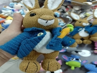 11月28日，在家做手工副業(yè)創(chuàng)業(yè)，手工外發(fā)可靠，開純手工工作室、開手工加工廠，手工之家堅持做好純手工事業(yè)的各個方面，圖為鉤織純手工產(chǎn)品剪影