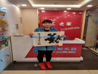 鄭州美女在家做手工活珠繡，打算組織周圍姐妹一起做