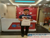 年輕人創(chuàng)業(yè)好項(xiàng)目：河北滄州劉先生來(lái)手工活之家考察組織人做手工活