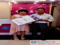 河南魯山縣吳女士父女二人來(lái)到手工活之家欲加盟代理組織人做手工活