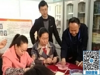 走進(jìn)社區(qū)，讓珠繡手工成為大家脫貧致富的一件法寶！----記手工之家走進(jìn)社區(qū)培訓(xùn)串珠手工活動