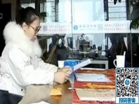 美女想做低成本創(chuàng)業(yè)項(xiàng)目，來(lái)手工之家考察