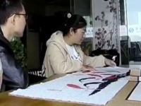 丈夫陪妻子考察手工之家，愛(ài)她就支持她自己喜歡的事業(yè)