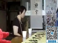 這位美女姐姐到手工活之家考察，對(duì)各個(gè)環(huán)節(jié)都咨詢得很到位