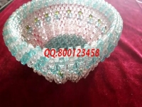 在家堅持做珠繡外發(fā)手工活的她，帶著孩子收入也不錯