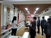 下雨天在家做手工活串珠，足不出戶也能把錢掙