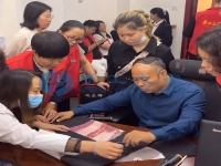 做這里的手工活外發(fā)加工錢賺得快，生活有保障