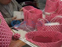 手工種類有很多，為什么大家都喜歡做彩珠繡外發(fā)手工活呢？