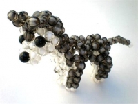 這個(gè)串珠小動(dòng)物漂亮嗎？喜歡就把它帶回家吧